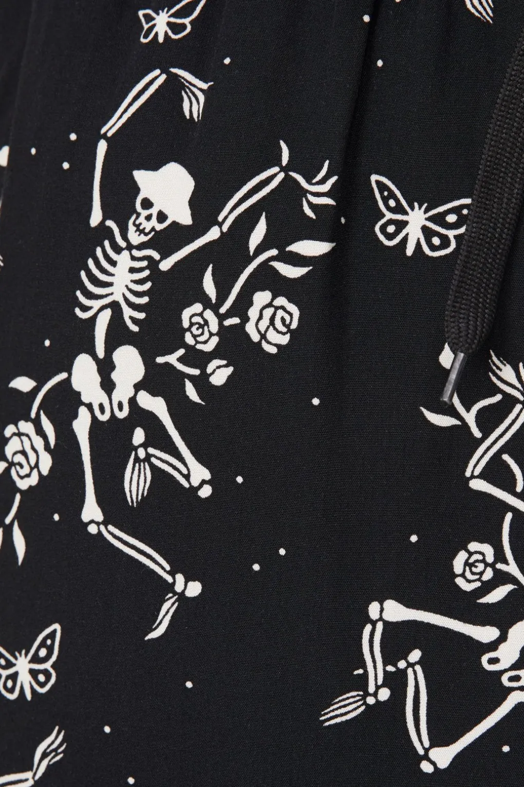 Garden Skelly Trunk