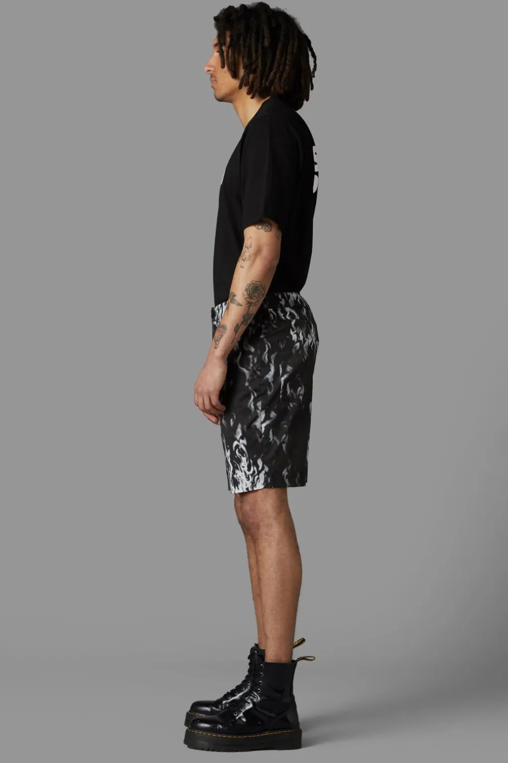 Gothic Veil Short