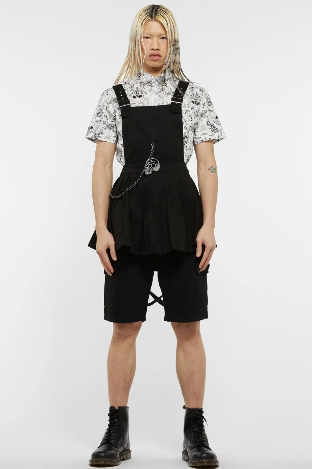 Pleated Pinny Skull Charm