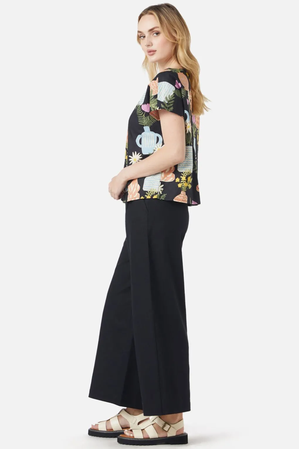 Pretty Vases Top