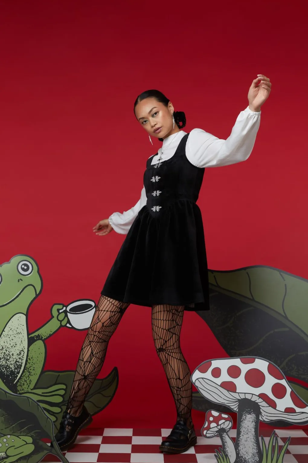 Snail Mail Pinafore